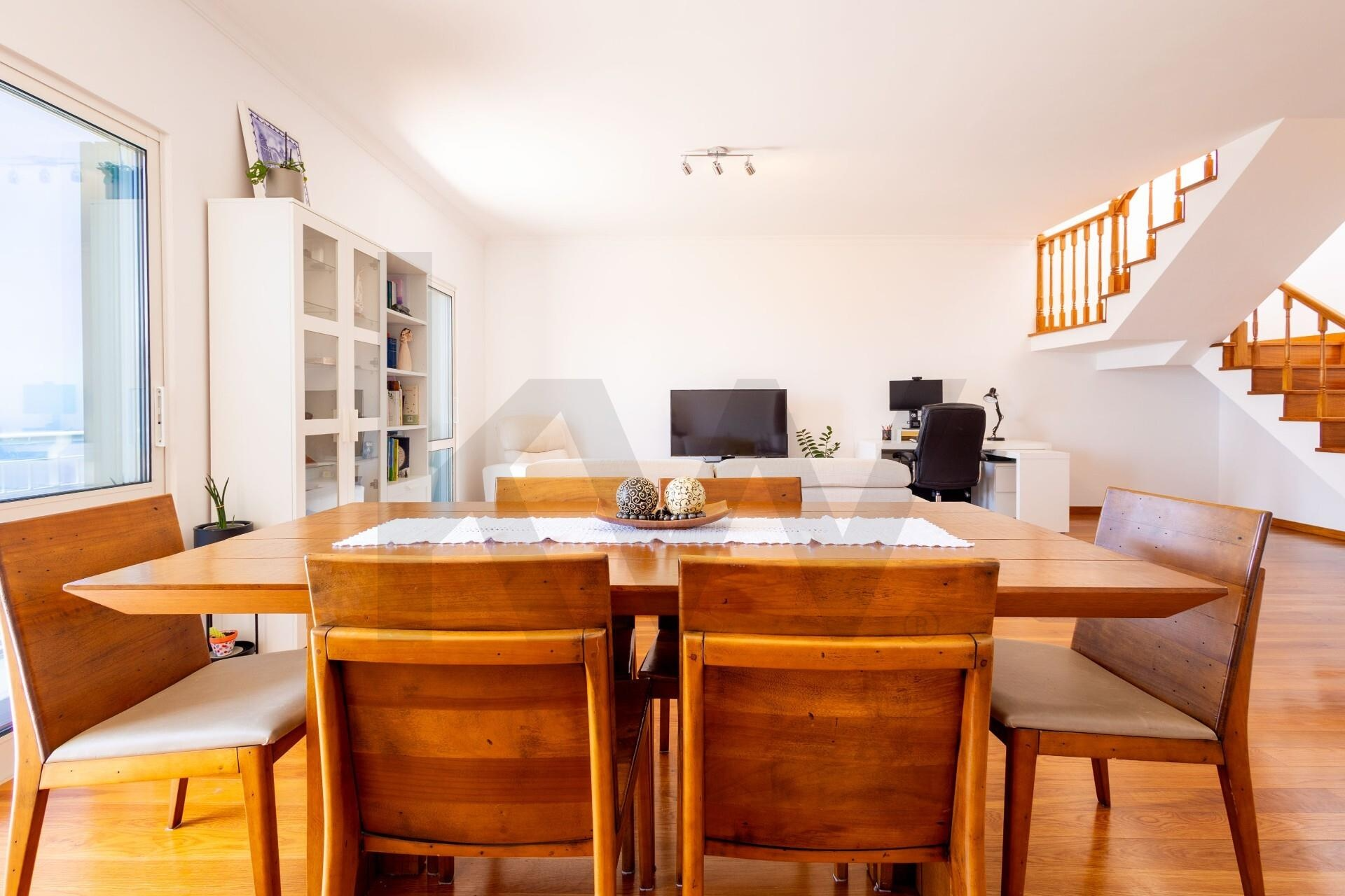 Apartamento T3 Duplex com vista para a Baía em Funchal, Madeira — foto 12 de 15