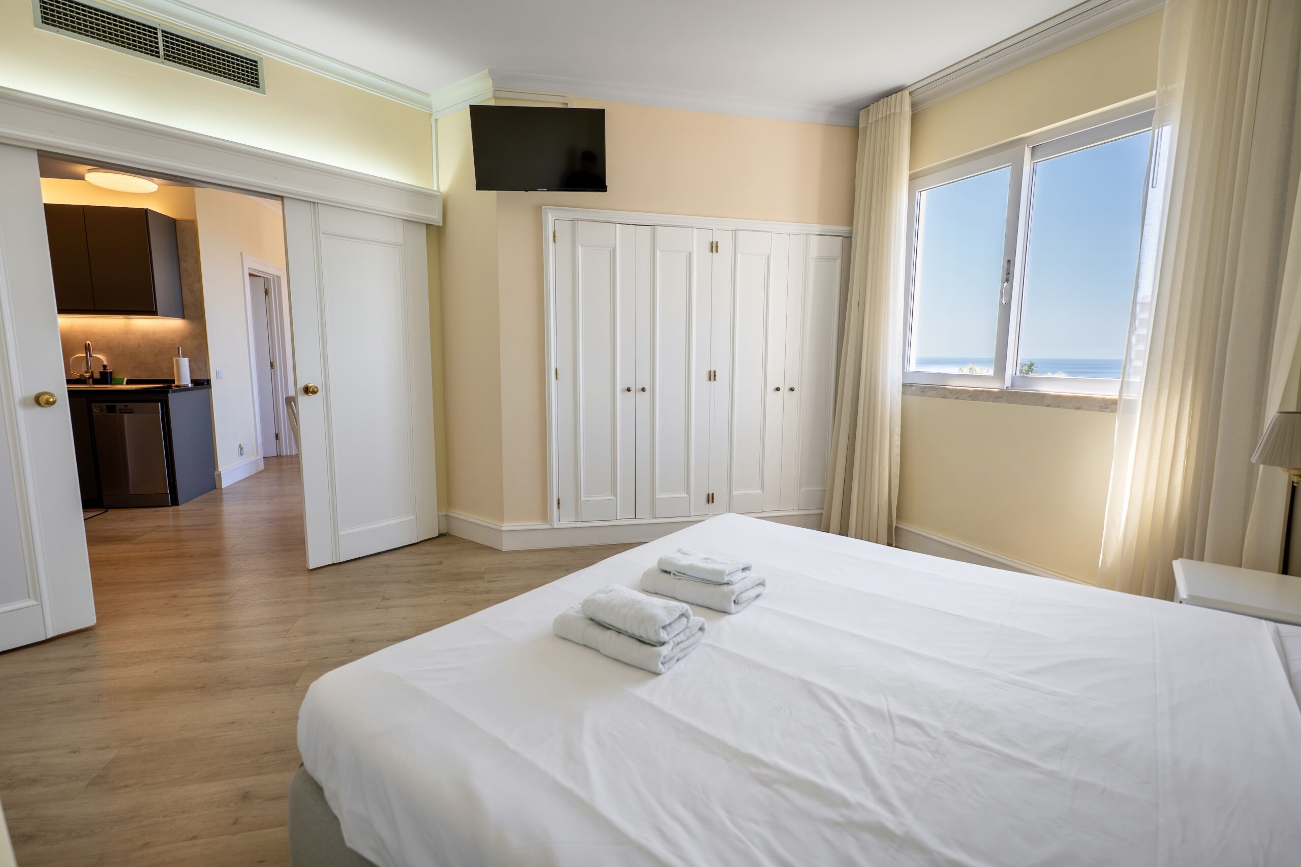 Jardins da Ajuda T1 – Apartamento com Varanda e Acesso à duas Piscinas em Funchal, Madeira — foto 1 de 15
