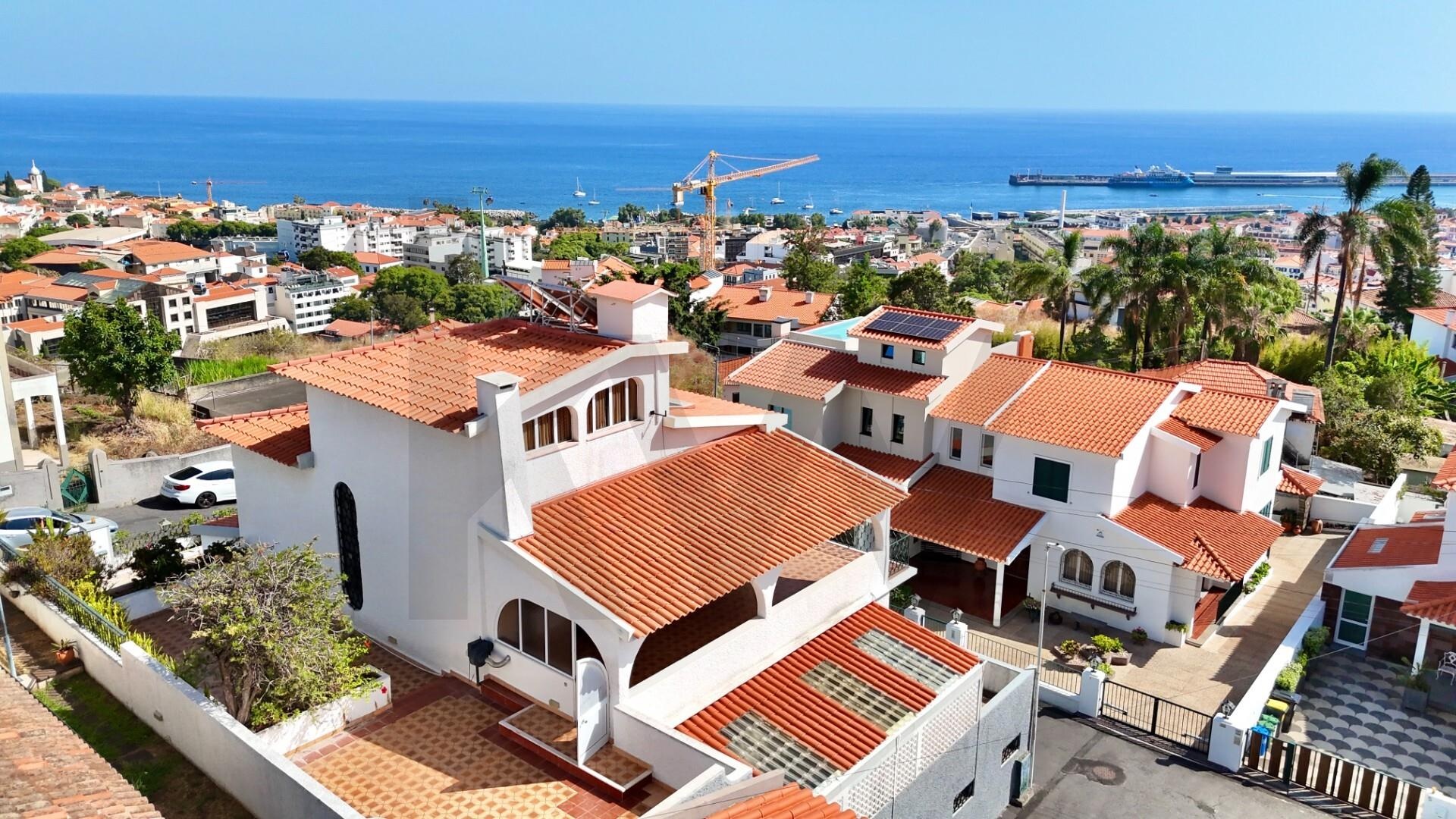 Moradia Isolada T4 + Escritório em Funchal, Madeira — foto 1 de 15