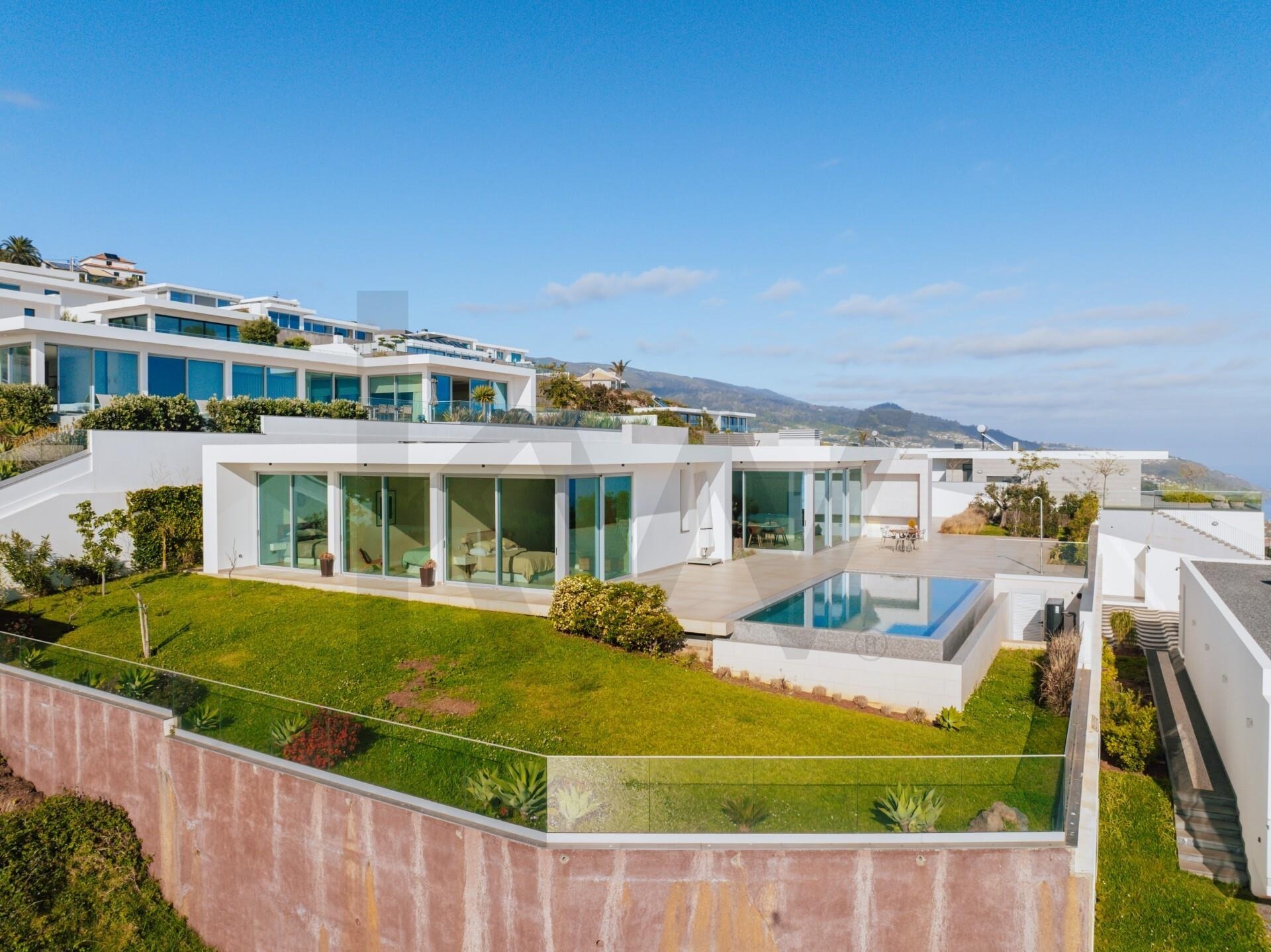 Moradia T4 de Luxo em Calheta, Madeira — foto 1 de 15