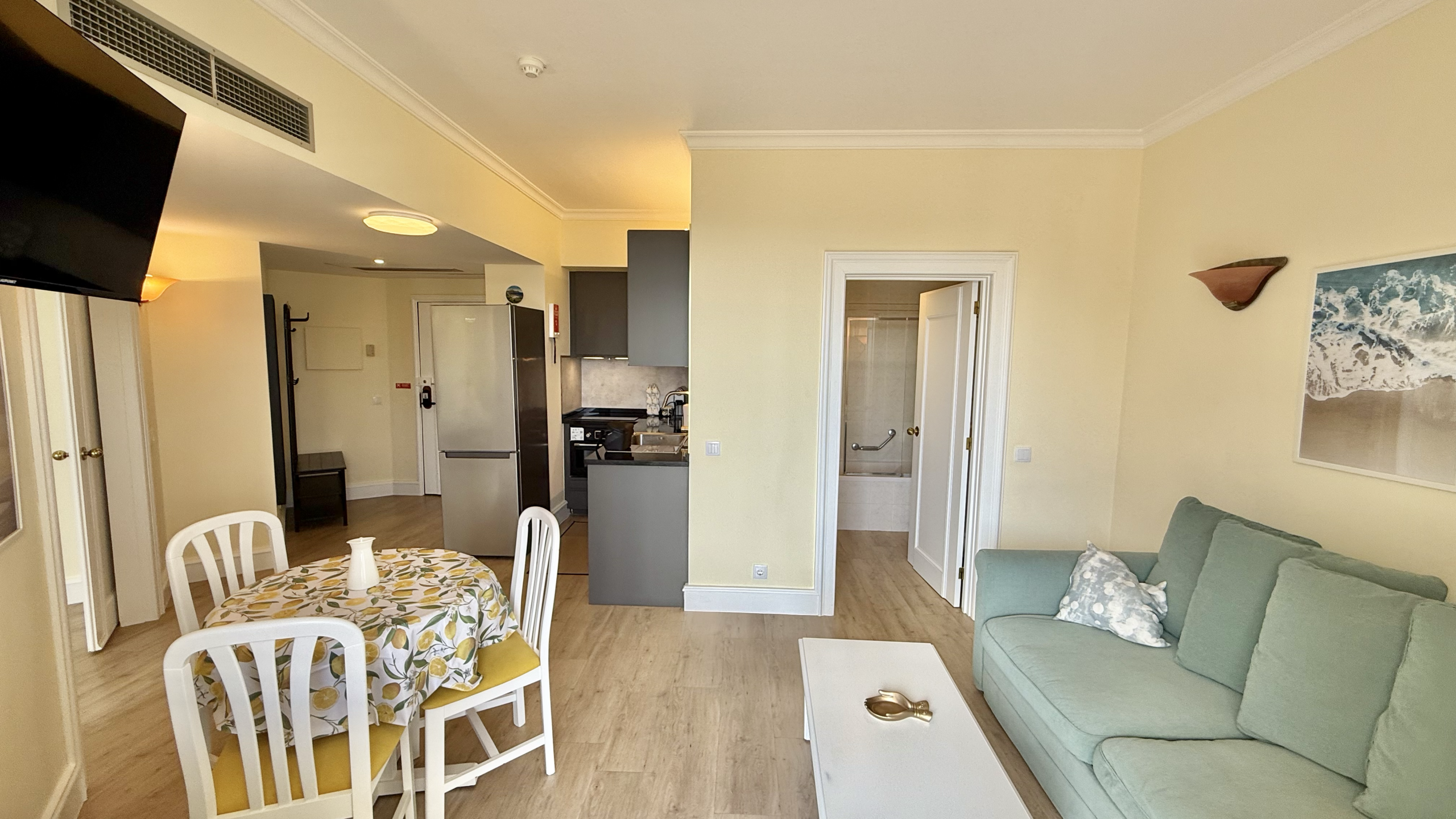 Jardins da Ajuda T1 – Apartamento com Varanda e Acesso à duas Piscinas em Funchal, Madeira — foto 11 de 15