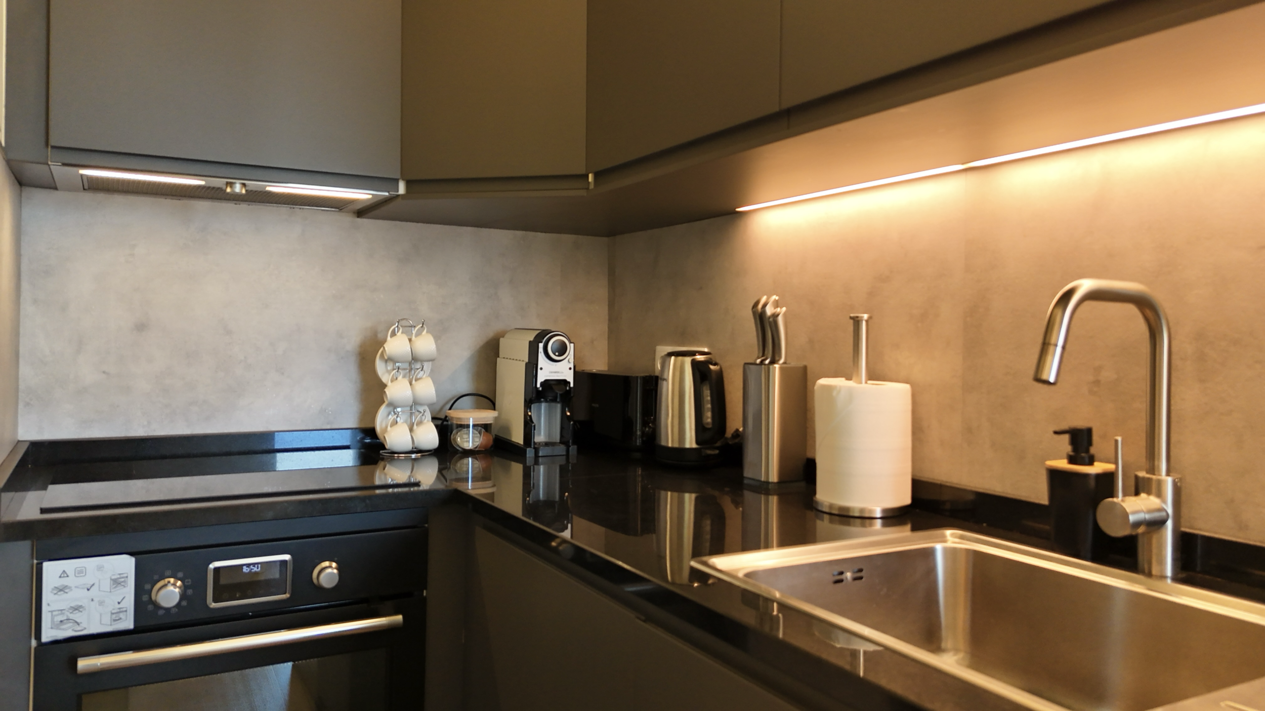 Jardins da Ajuda T1 – Apartamento com Varanda e Acesso à duas Piscinas em Funchal, Madeira — foto 13 de 15