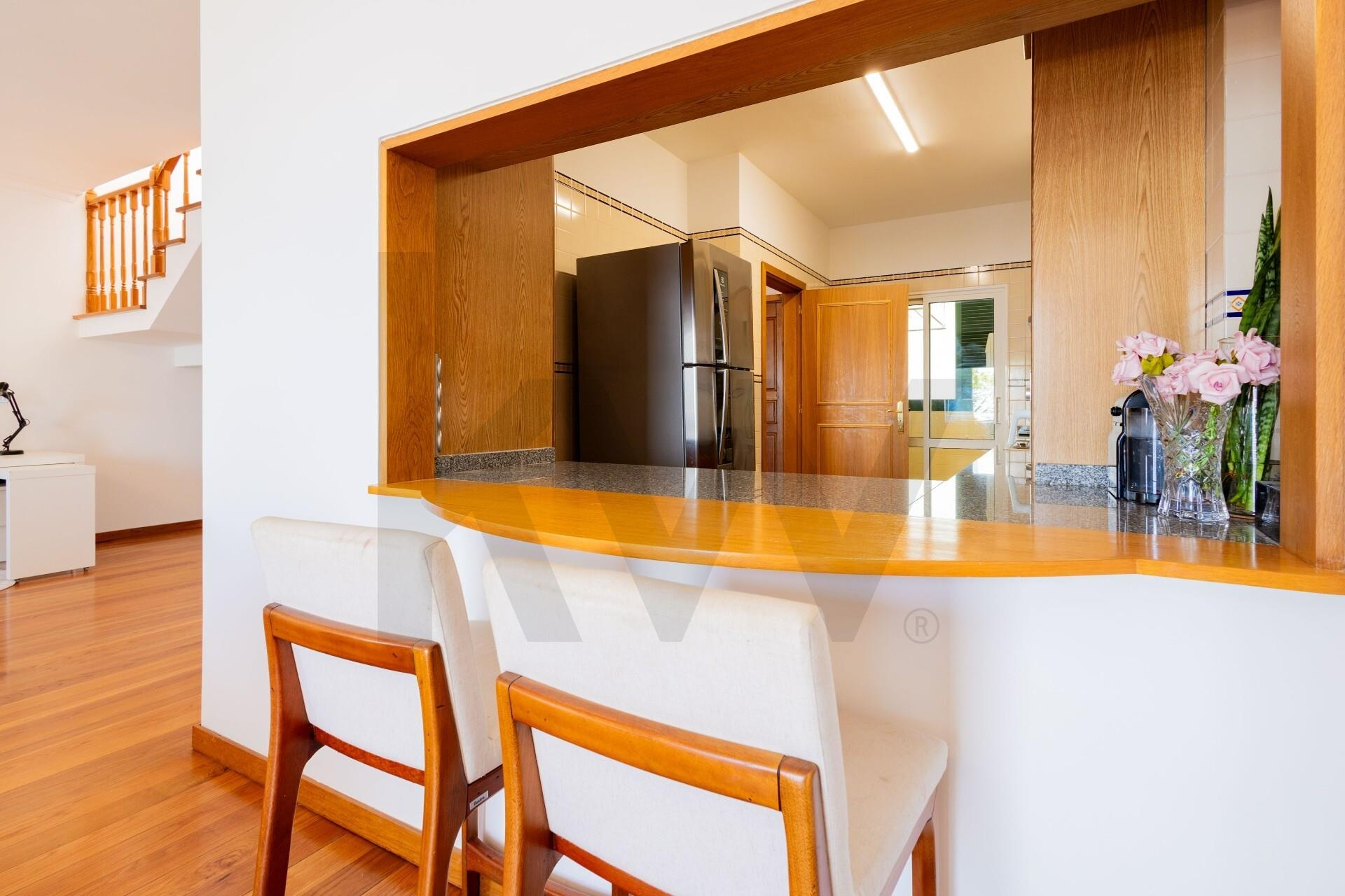 Apartamento T3 Duplex com vista para a Baía em Funchal, Madeira — foto 11 de 15