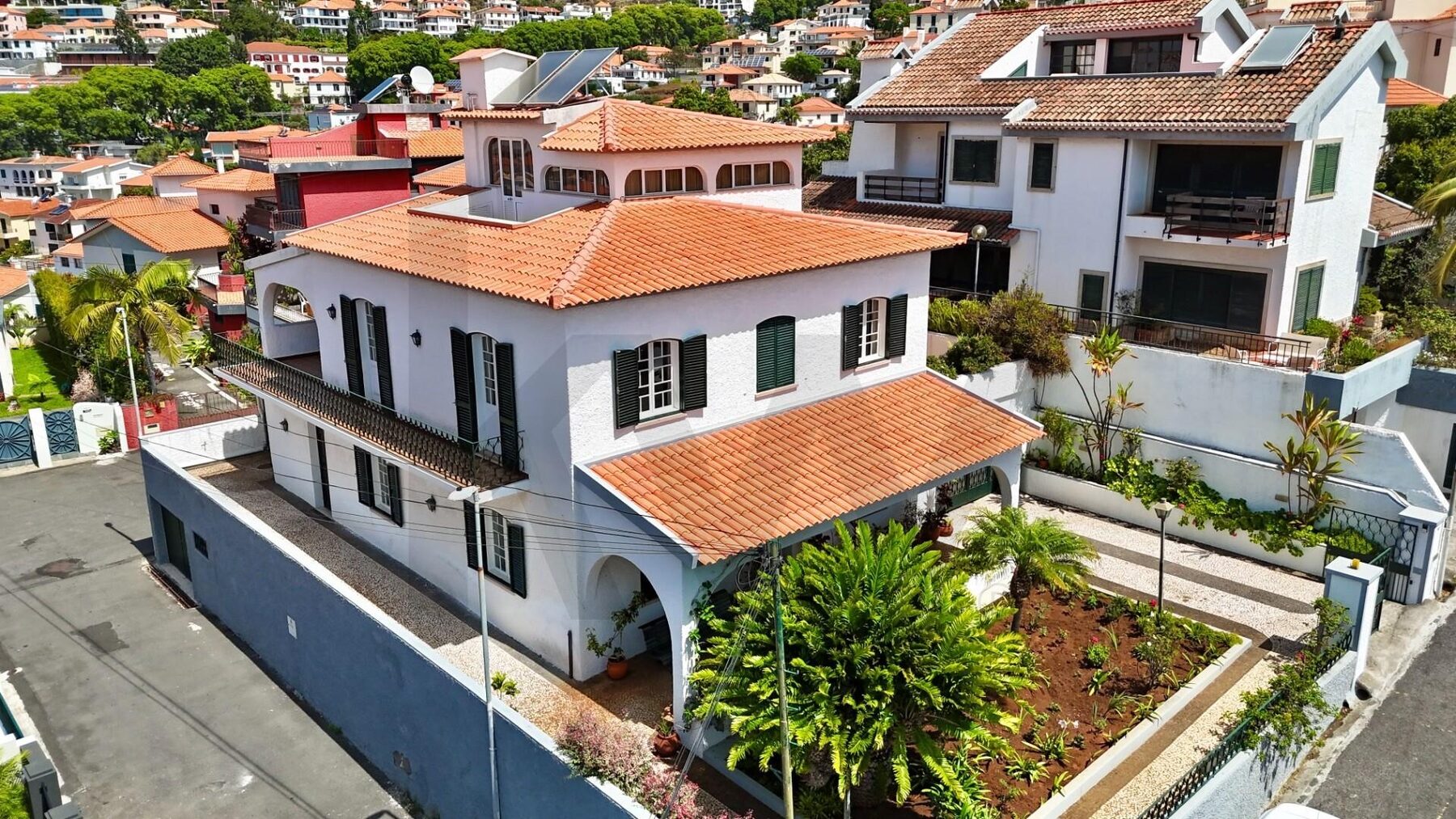 Moradia Isolada T4 + Escritório em Funchal, Madeira — foto 3 de 15
