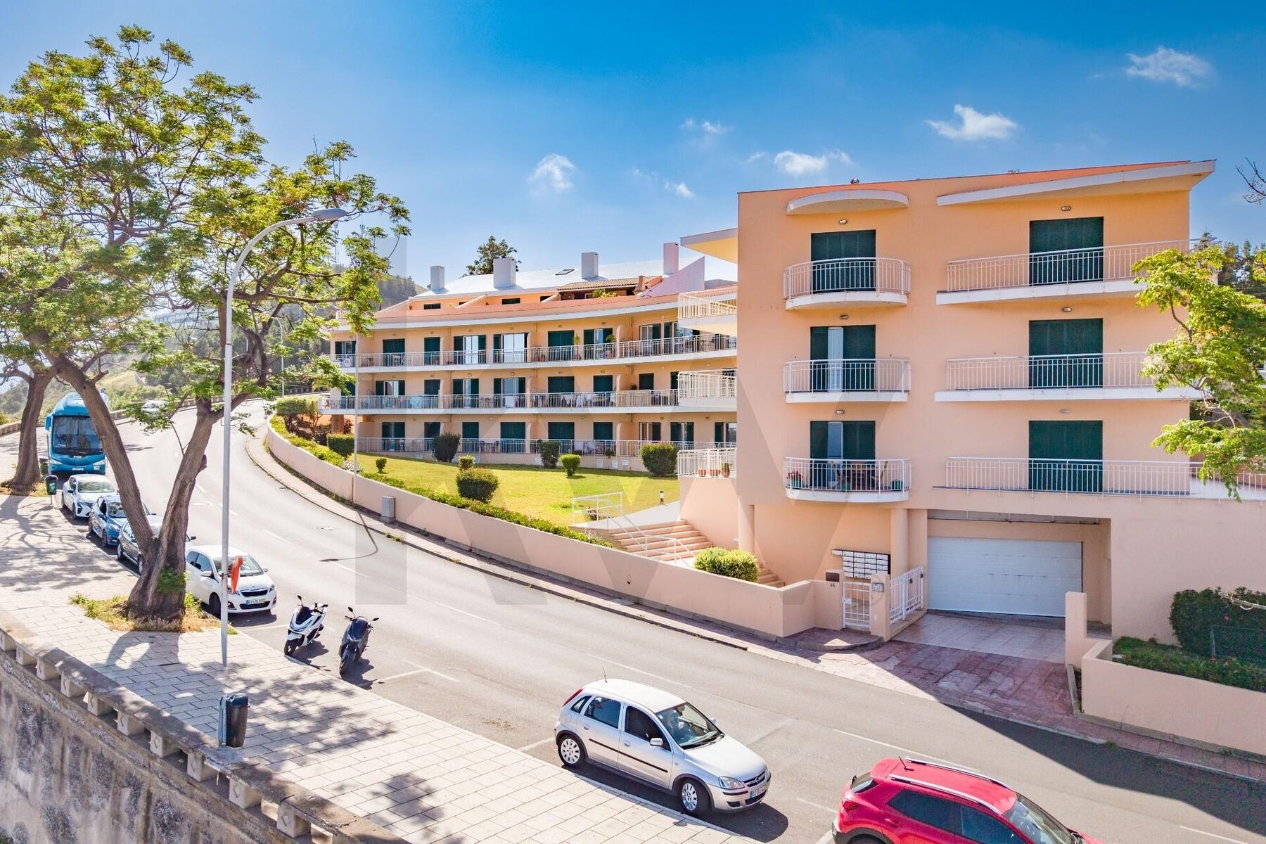 Apartamento T3 Duplex com vista para a Baía em Funchal, Madeira — foto 1 de 15