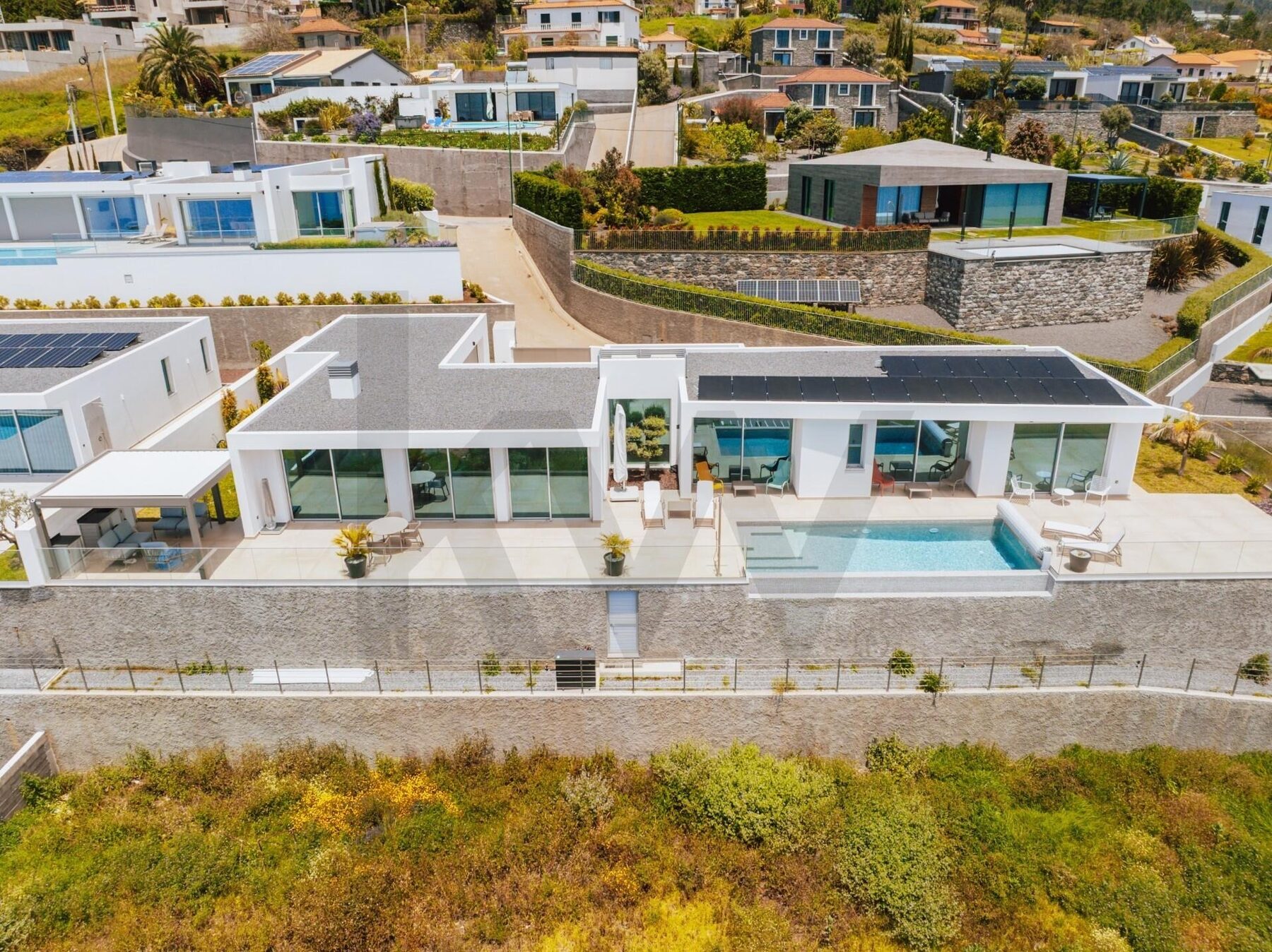 Moradia T3 de Luxo Equipado em Calheta, Madeira — foto 1 de 15