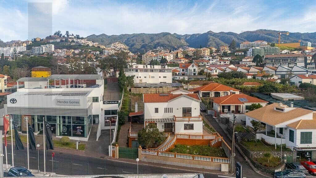 Moradia T5 / Investimento Comercial em Funchal, Madeira — foto 1 de 14
